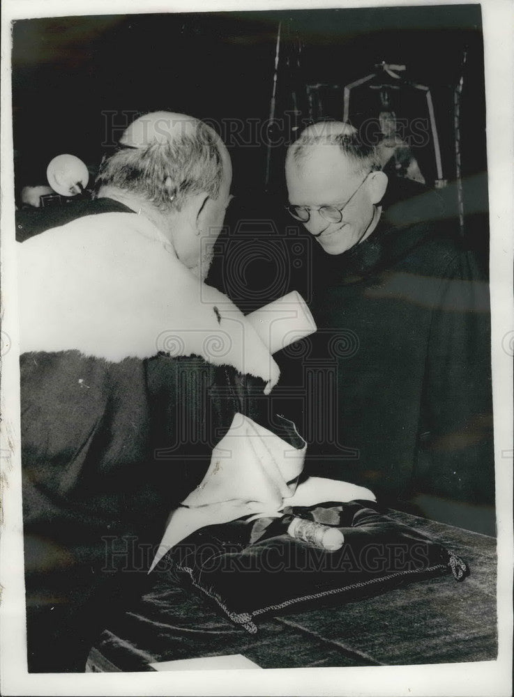 1958, M.Leclercq & Father Gemelli at the Sacred Heart University - Historic Images