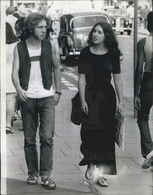 Press Photo So I said I'd never go maxi but a girl can change her mind can't she-Historic Images