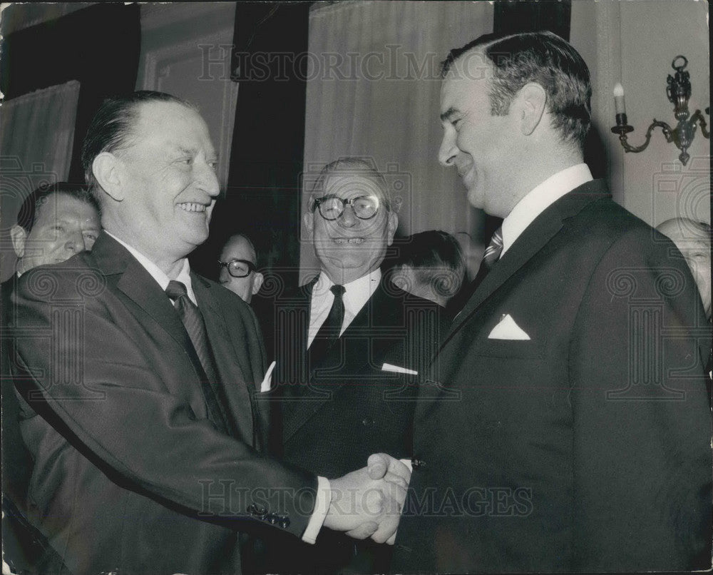 1969 Press Photo Mr. Rupert Murdoch & Mr. H. Sporborg - KSB03645 - Historic Images