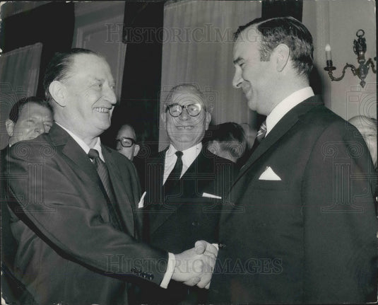 1969 Press Photo Mr. Rupert Murdoch & Mr. H. Sporborg - KSB03645 - Historic Images