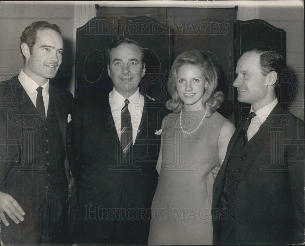 1969 Press Photo  Robert Maxwell ,Rupert Murdoch,& wife & Clive Carr - Historic Images