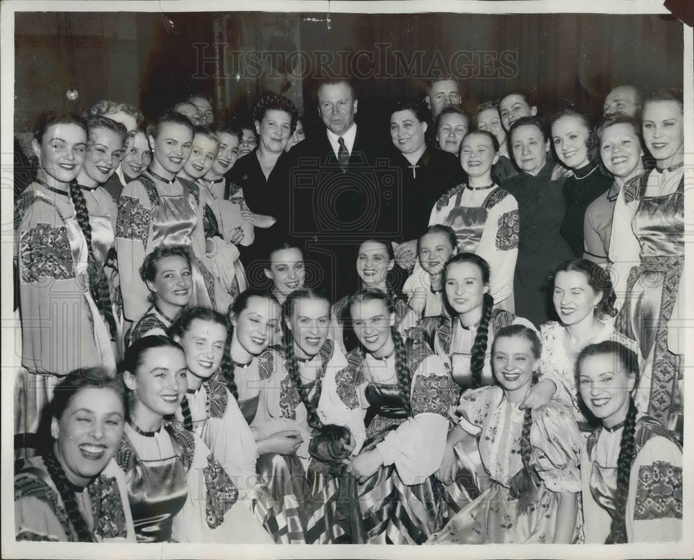 1954 Press Photo Soviet Amb Jacob Malik and Moscow State Dance Company - Historic Images