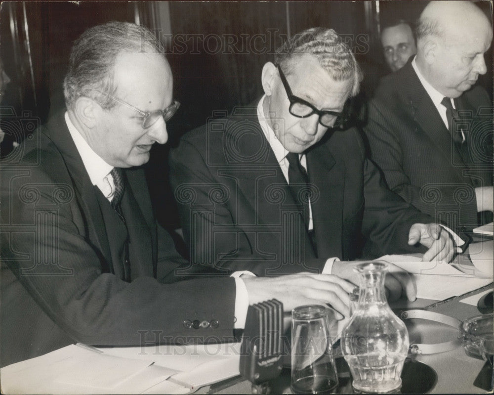 1964 Press Photo Monsieur M. Couve de Murville & French delegates - KSB03919-Historic Images