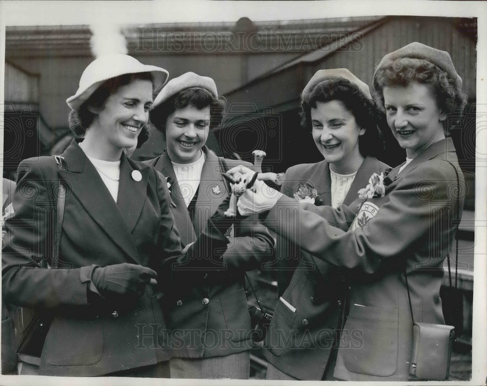 1953, Canadian Girls Arrive for Health and Beauty Display - KSB04015 - Historic Images