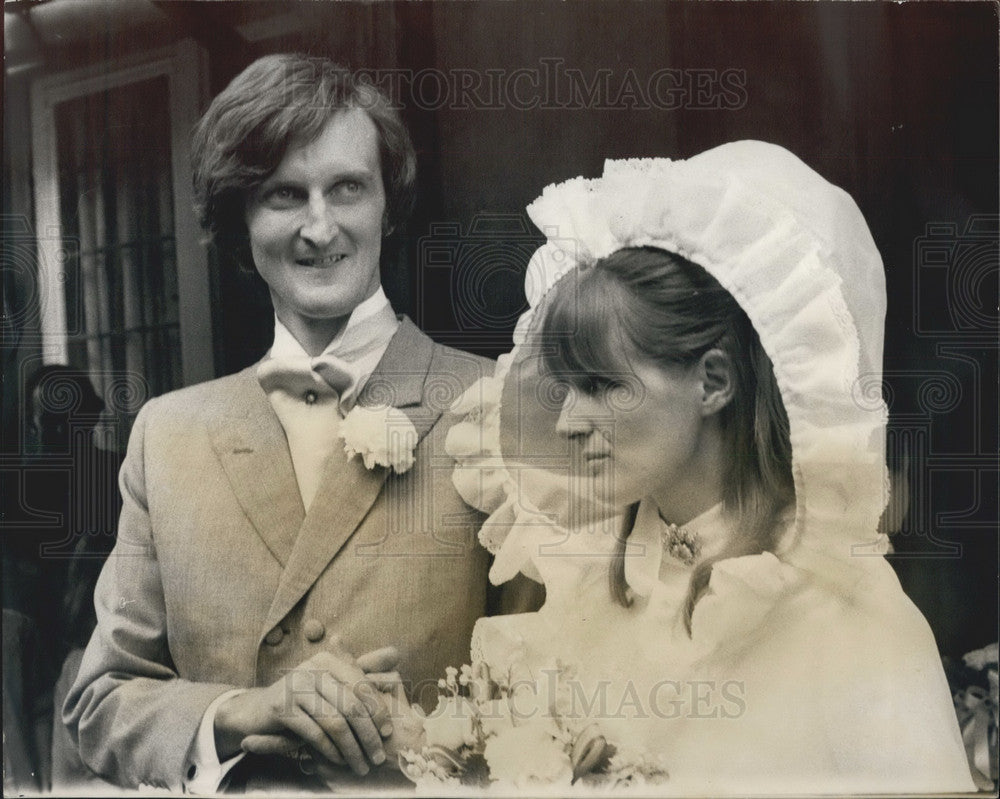 1968 Press Photo Lord Christopher Thynne And His Bride Antonia Palmer - Historic Images