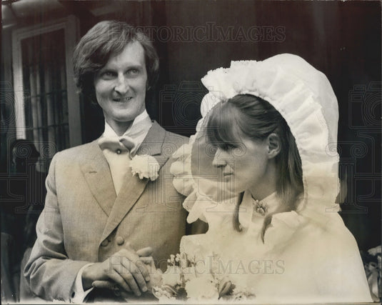 1968 Press Photo Lord Christopher Thynne And His Bride Antonia Palmer - Historic Images
