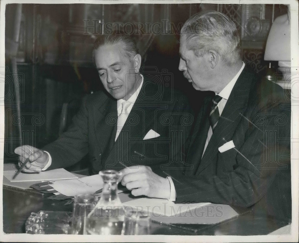 1955, Mr. Harold Macmillan - and Signor Gaetano Martino - KSB04133 - Historic Images