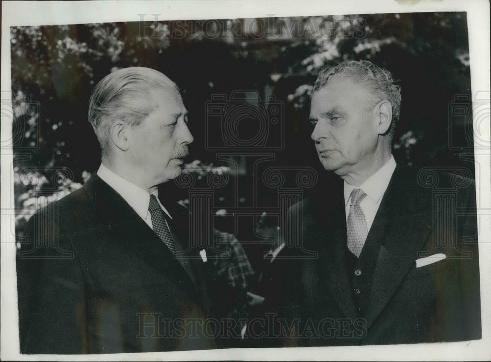  British PM MacMillan with Canadian PM Diefenbaken at conference - Historic Images