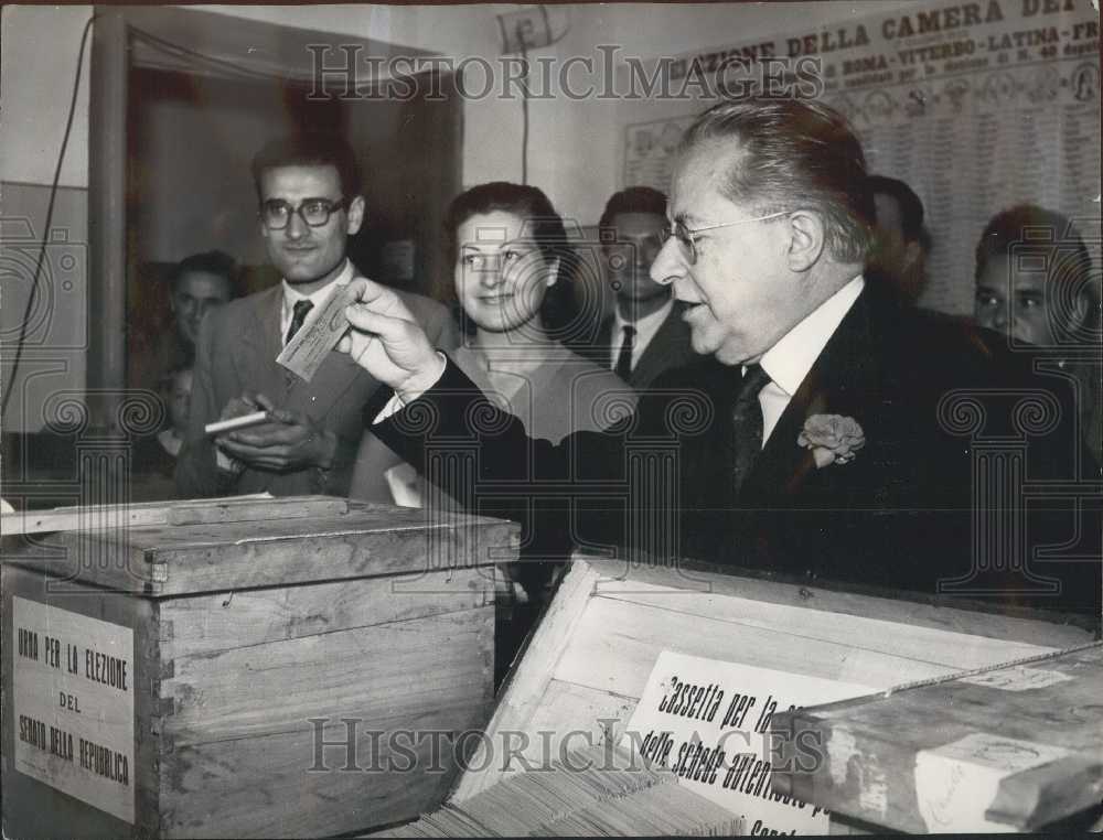 1953, Palmiro Togliatti Votes - KSB04227 - Historic Images