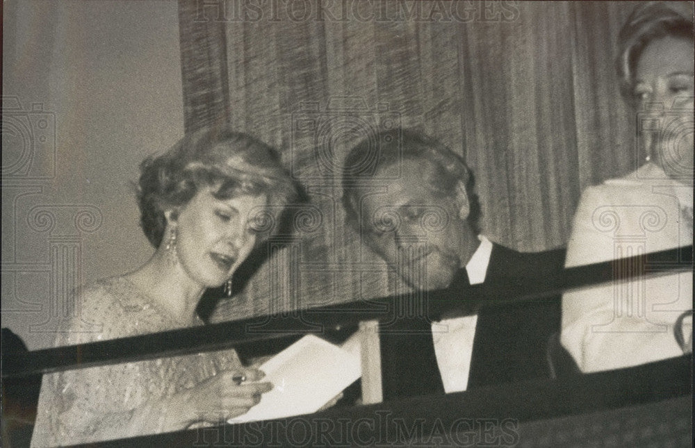 1975 Press Photo Joanne Woodward & Paul Newman At The Lincoln Center Film Gala - Historic Images