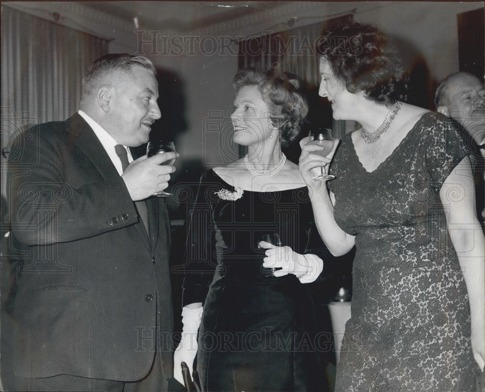 1963 actress Anna Neagle producer Bill Luckwell author Anne Burnaby - Historic Images