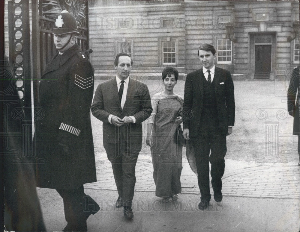1968, Dr. Maurice Miller, Mrs. Roshan McCarthy And Mr. David Steel - Historic Images
