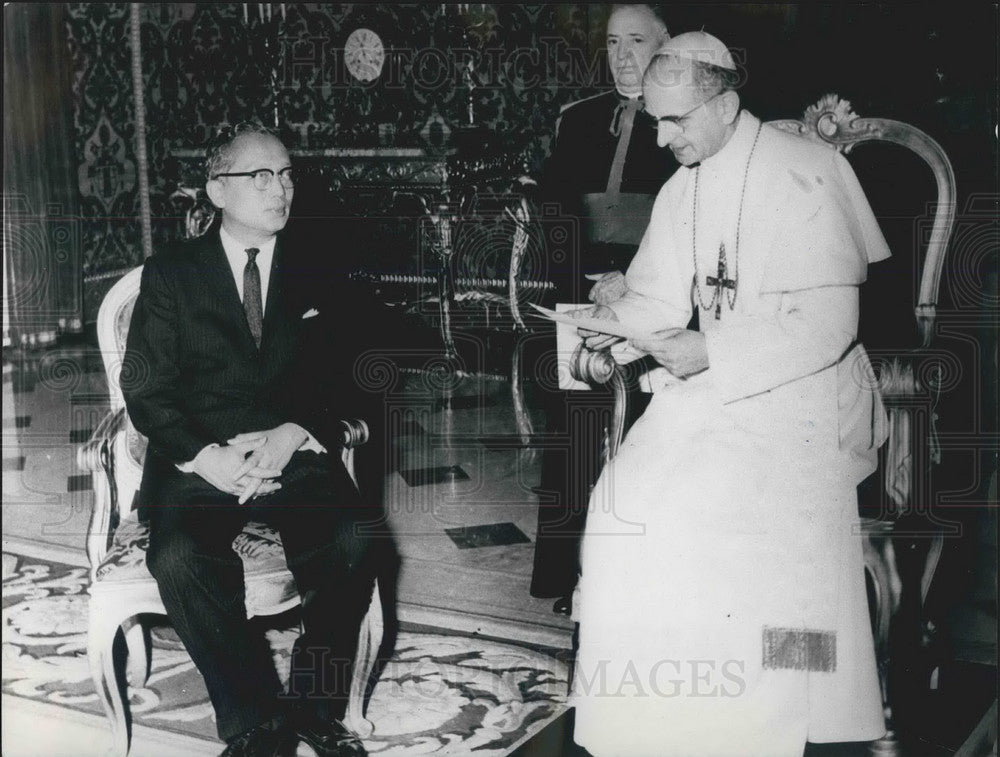 1963 Pope Paul VI and General Secretary Thant - Historic Images