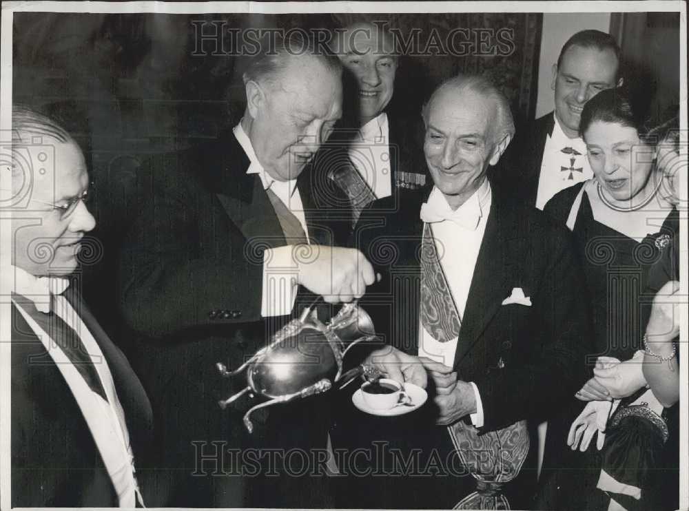 1956 Press Photo Italian Prime Minister Segni in Germany. - KSB04901-Historic Images