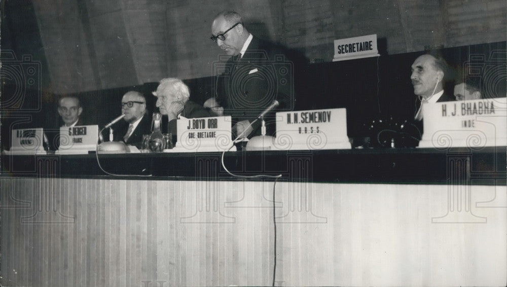 1958 Press Photo Nobel Prize Winners Scientist M. Berger, Lord Boyd Orr and Nich - Historic Images