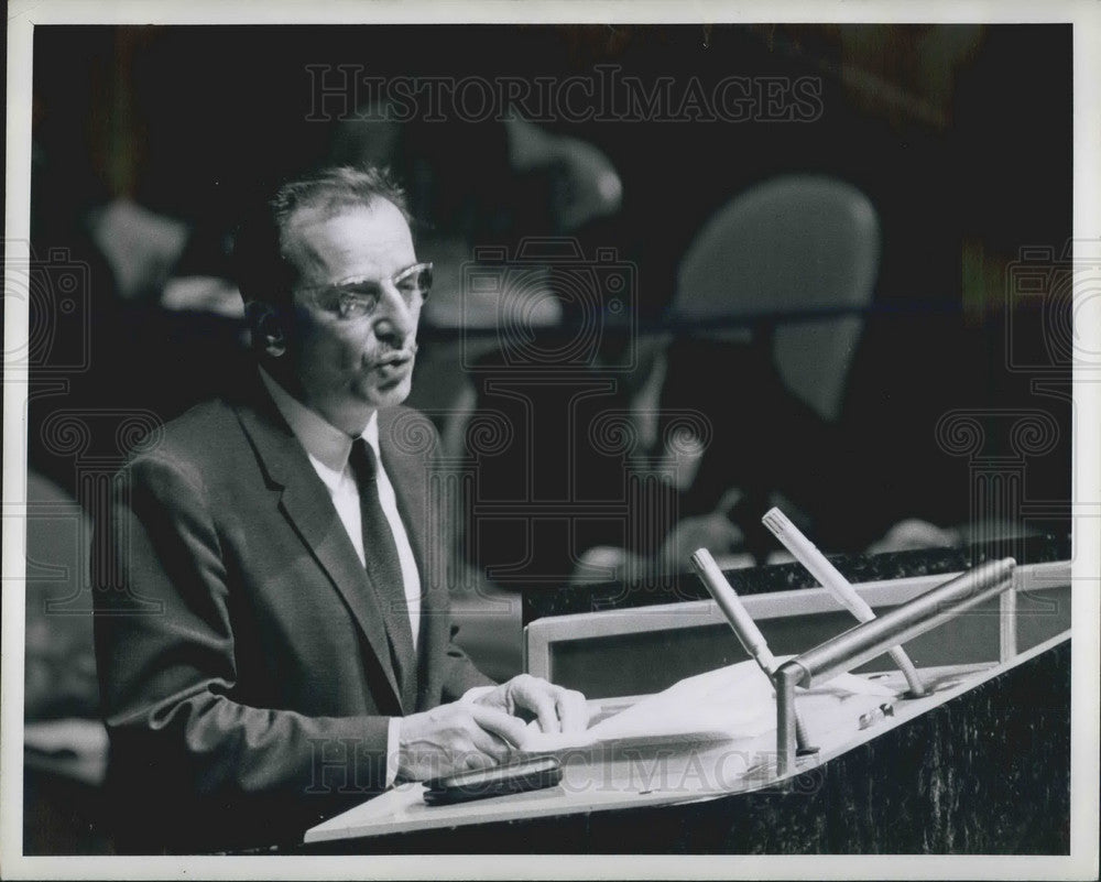 1960 Press Photo Yugoslavia Minister Mr. Koca Popovic - Historic Images