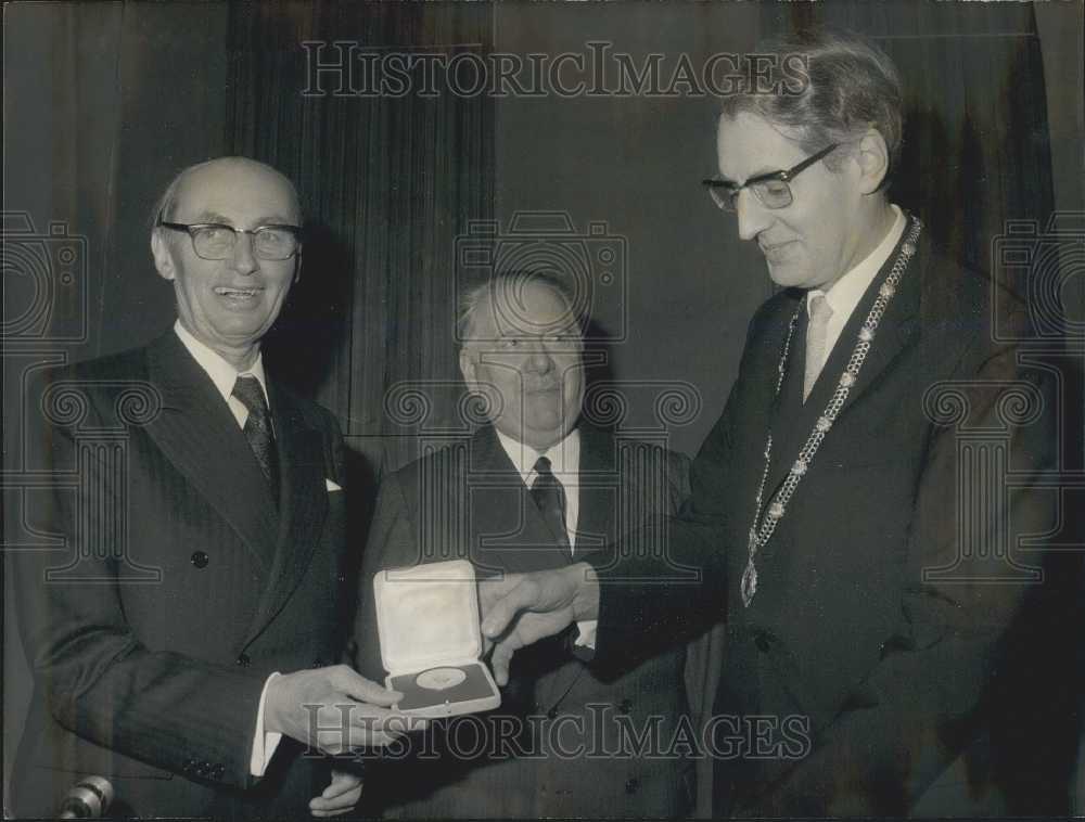 1973 Rene Maheu, Alain Poher, &amp; Professor Johannes Newman - Historic Images