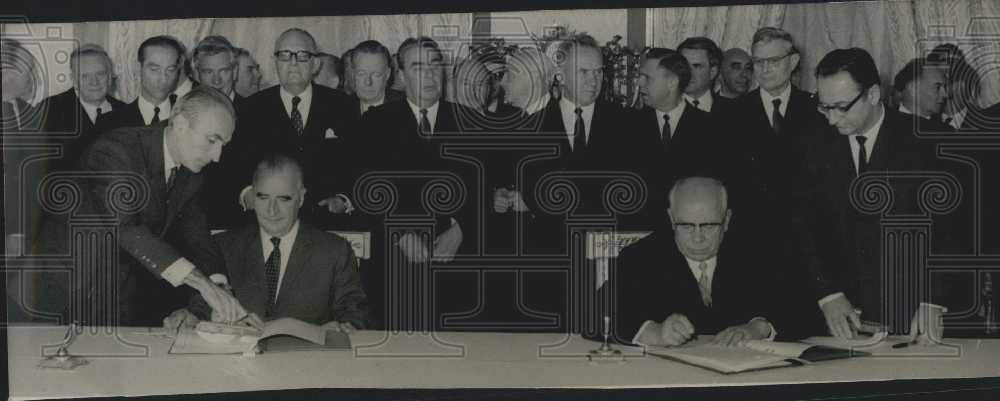 1970 Press Photo Podgorny, Pompidou, Maurice Schumann, Brejnev, &amp; Kossyguine-Historic Images