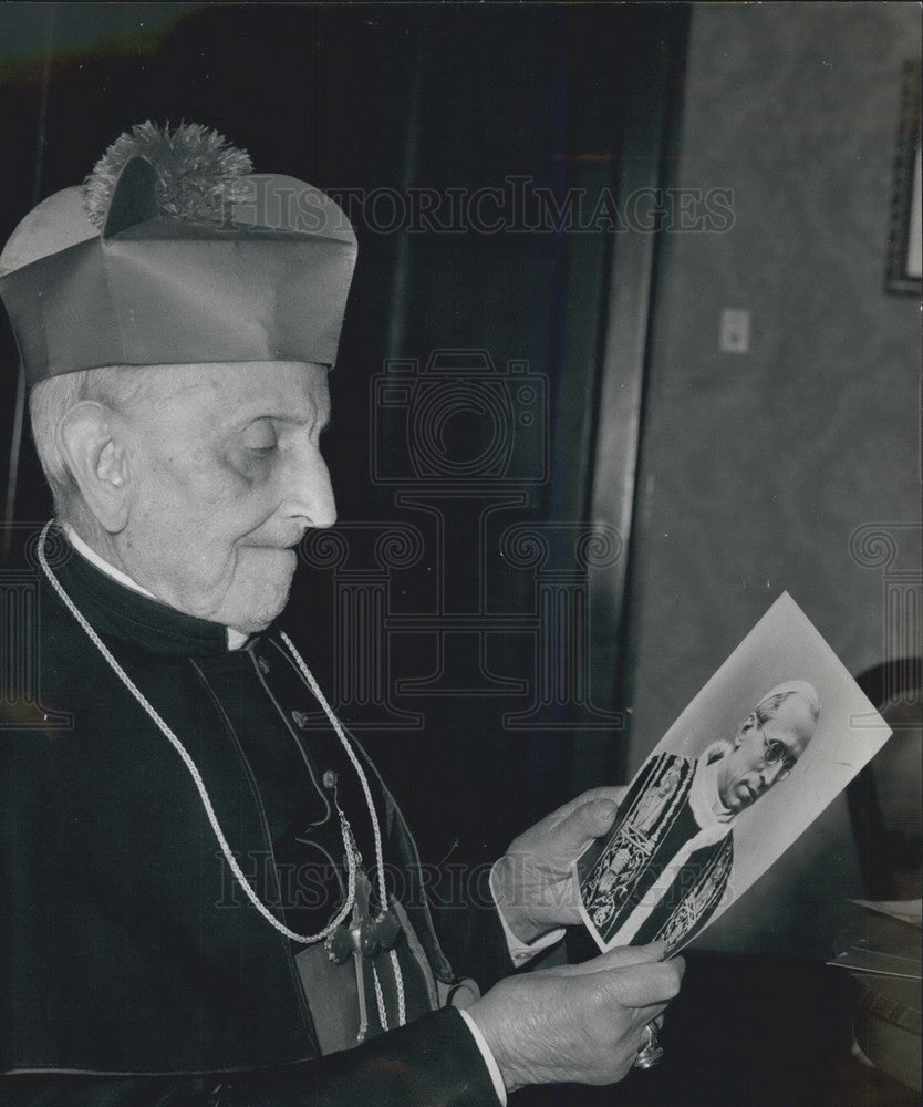 1962, Archbishop Alfonso Carinci ,100 yrs old - KSB05155 - Historic Images