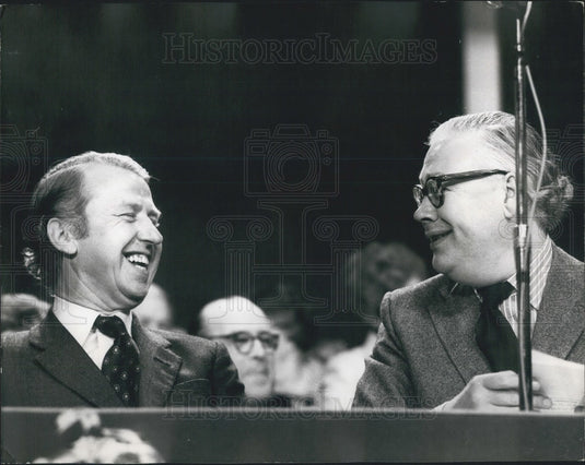 1973, Geoffrey Rippon (left) and Sir Alec Douglas Home - KSB05269 - Historic Images