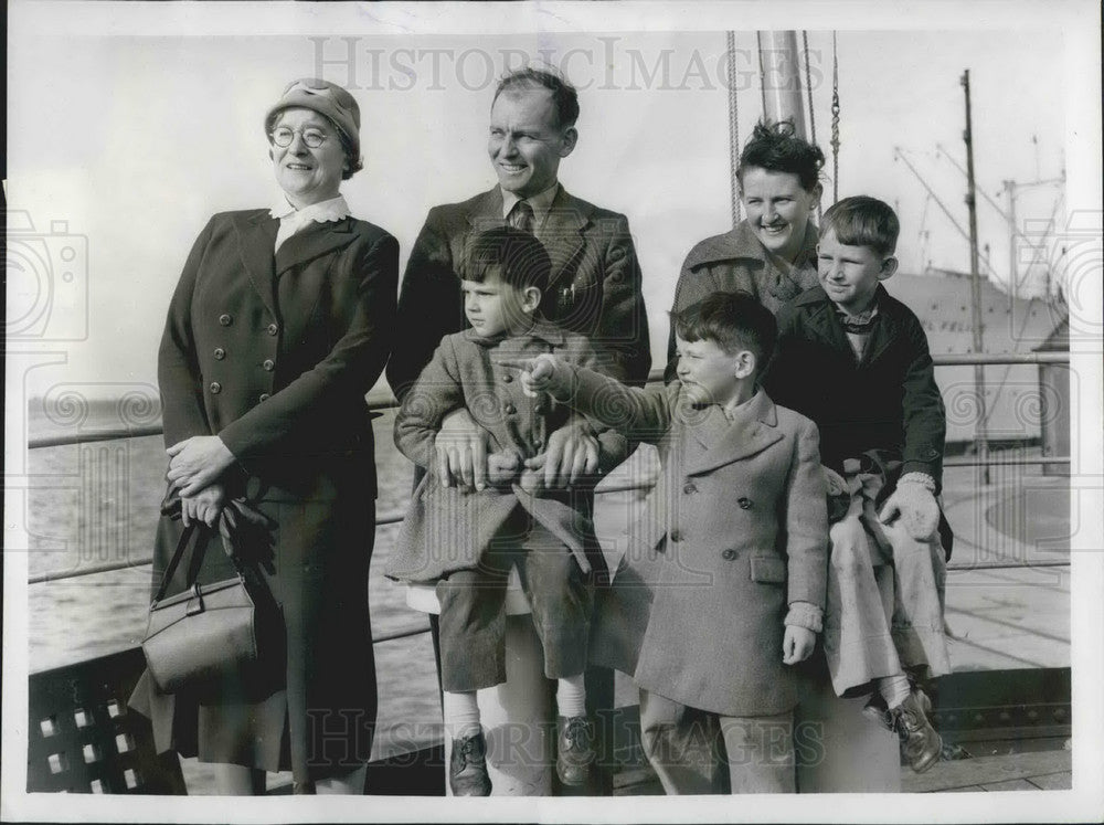 1957 Press Photo Ship "John Biscoe" left Southampton en route to Antarctica - Historic Images