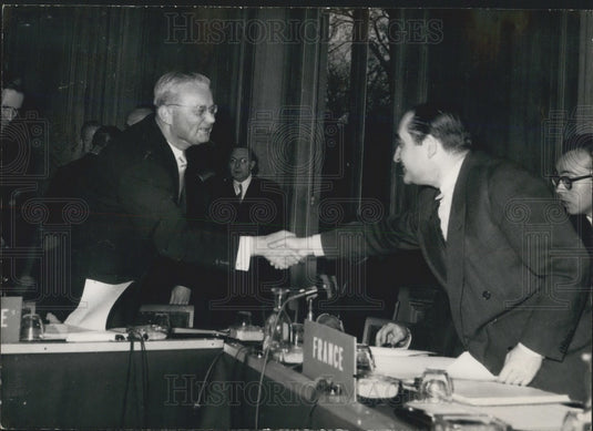 1954 Greetings and hand-shakes at council of Europe meeting in Paris - Historic Images