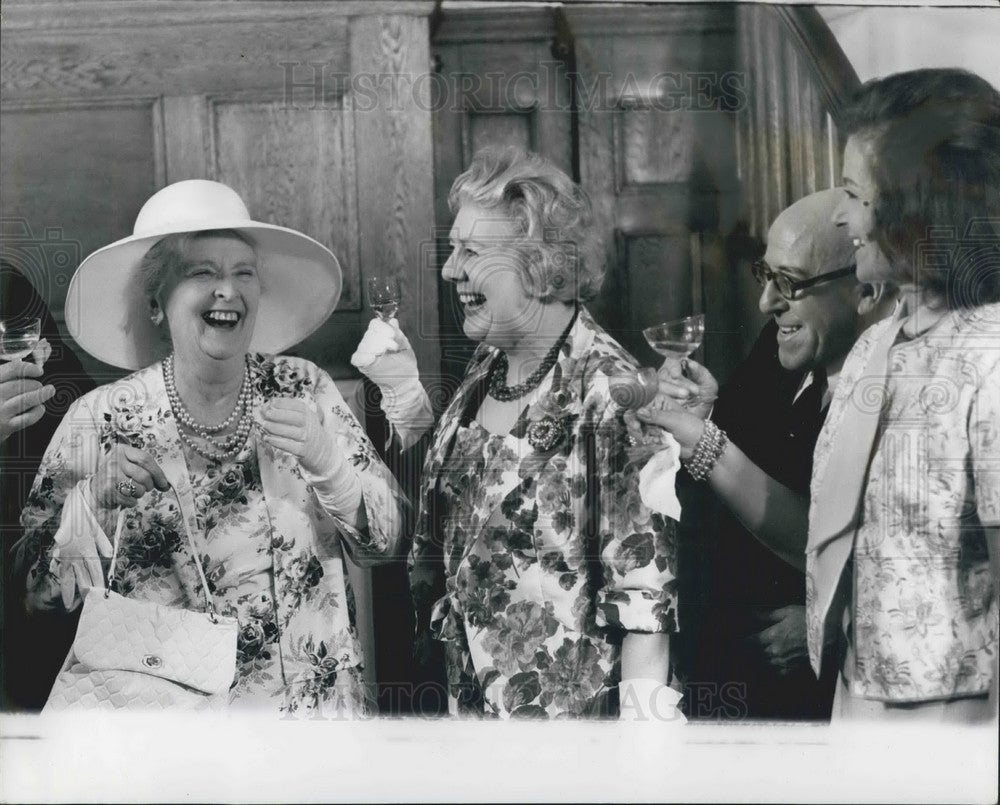 1964 Press Photo Stage Actress Dame Sybil Thorndike - KSB05645 - Historic Images