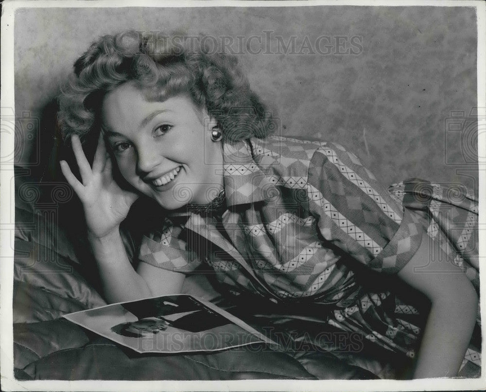 1954, Doreen Smith, Whetstone - KSB05807 - Historic Images