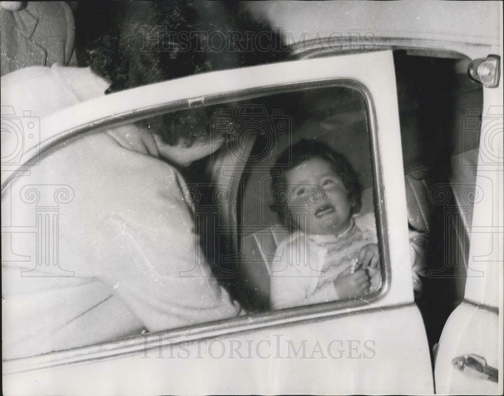 1959 Press Photo Baby Kay, who was taken back by her parents after giving her up - Historic Images