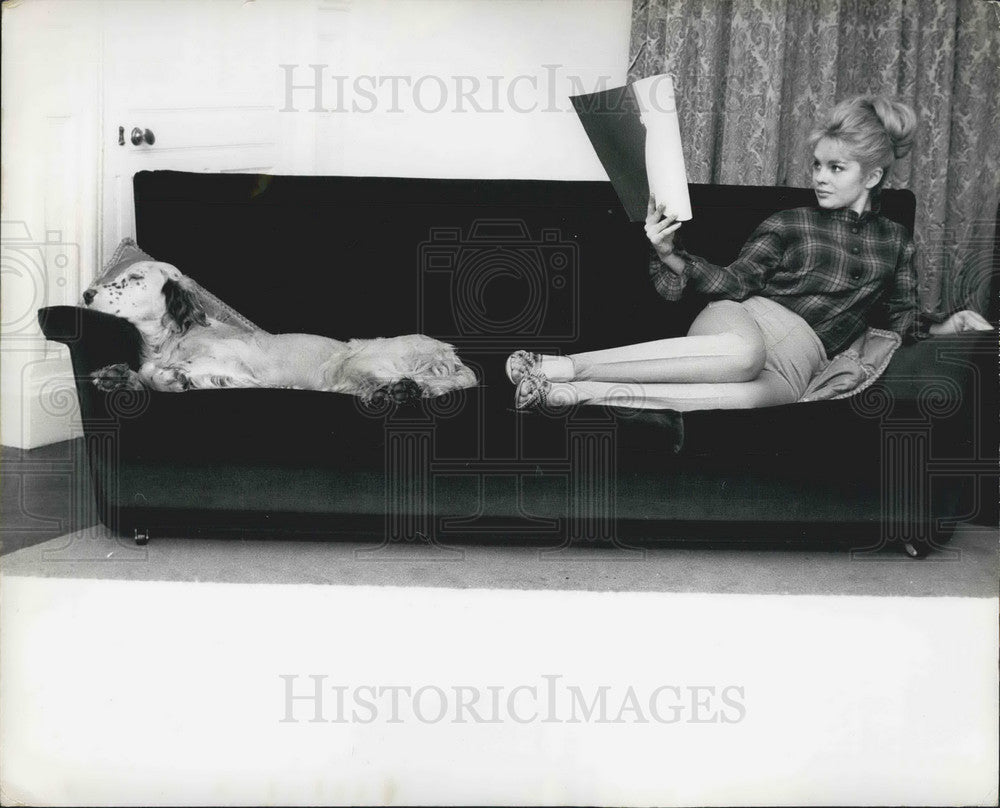 1964 Press Photo Actress Sally Smith - KSB05835 - Historic Images