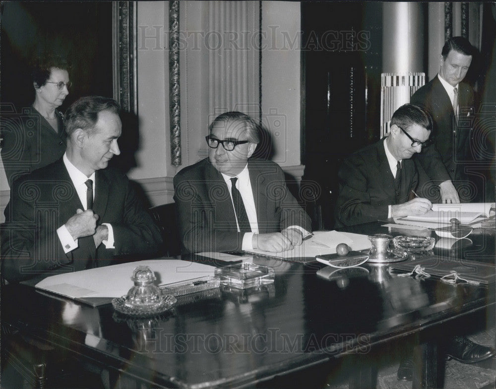 1967 Foreign Secretary George Brown, Nuclear Weapons Ban  - Historic Images