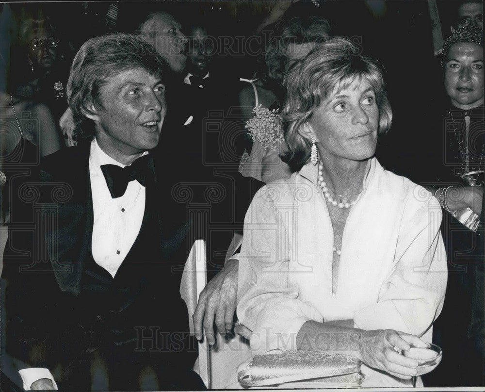 1976, Steve & Jean Smith - KSB06165 - Historic Images