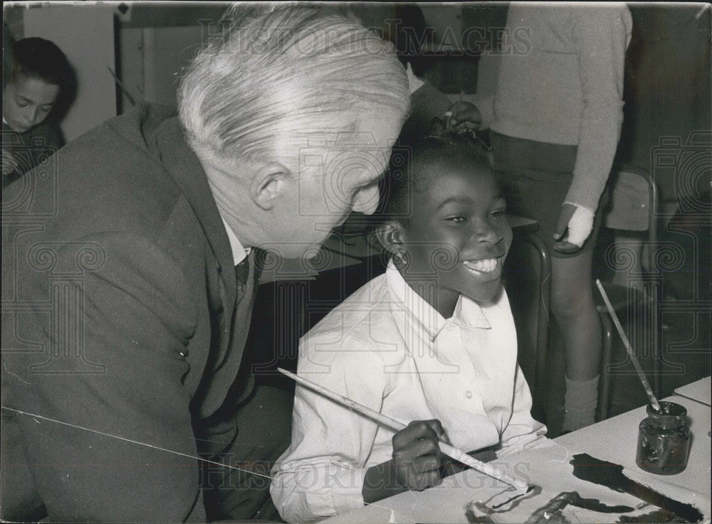 1968 Press Photo  Mr. Edward Short, the Minister of Education with Alice Bacon - Historic Images