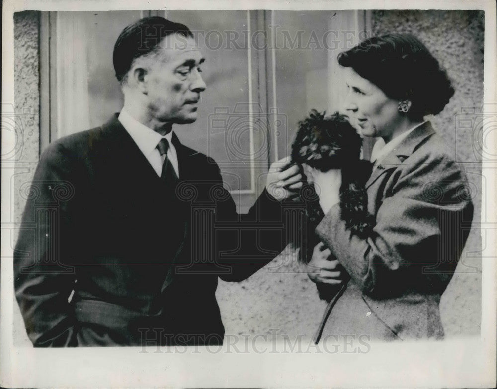 1954 Pilot Commander RT Sheperd & Wife - Historic Images