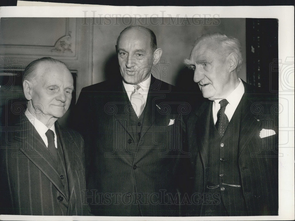 1955 Press PhotoSir Norman Angel, Dr. G.J. van Heuven Goedhar&Lord Boyd Orr - Historic Images