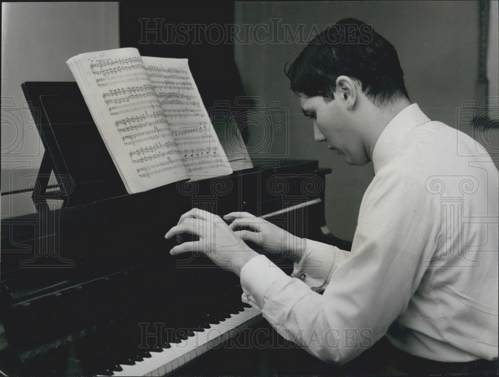 Press Photo Augustine Anievas ,pianist - KSB06879 - Historic Images