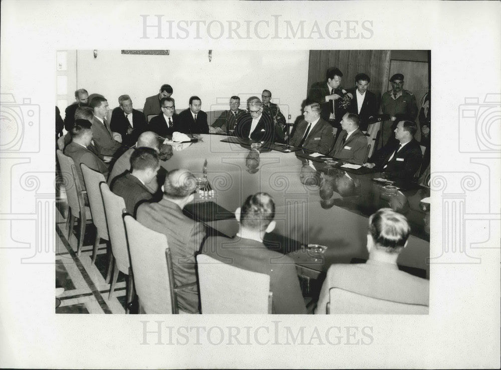 1969 Press Photo PMof Jordan Mr. Abdul Mon &#39;em &amp; US Mil Acad Delegation-Historic Images