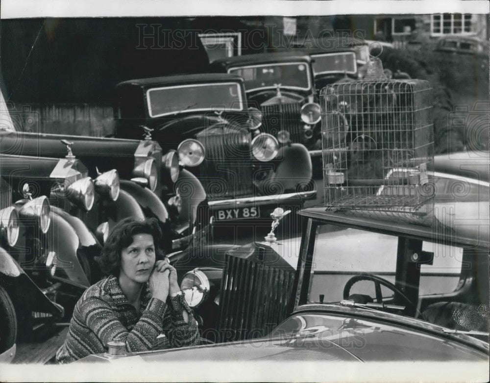 1964 Mrs. Scott-Montorieff ,asks for return of pet parrort - Historic Images