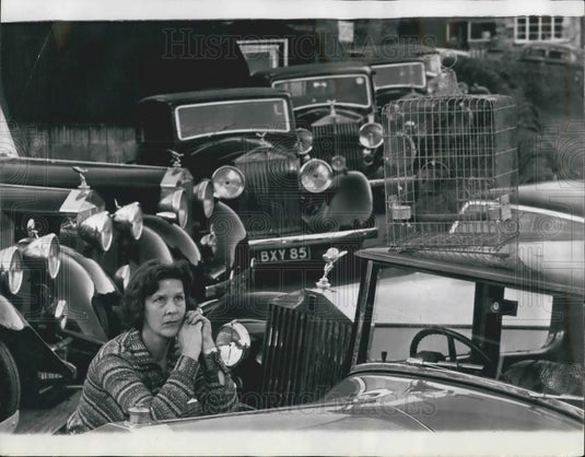 1964 Mrs. Scott-Montorieff ,asks for return of pet parrort - Historic Images