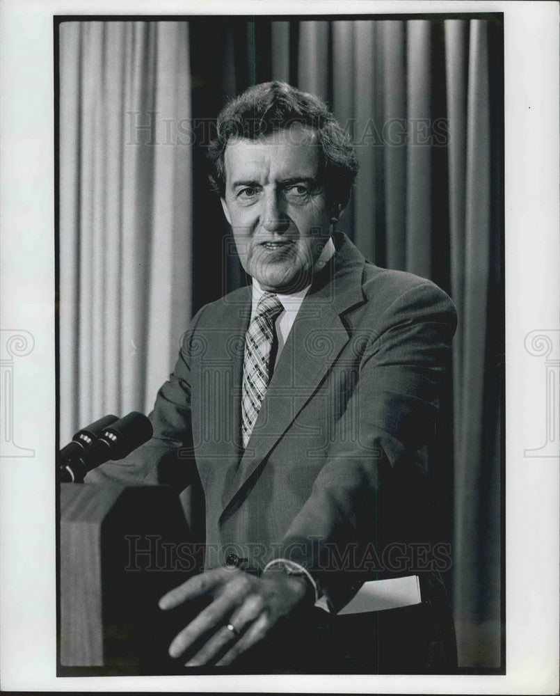 Press Photo Senator Edmund Muskie at White House press conference - KSB07255 - Historic Images