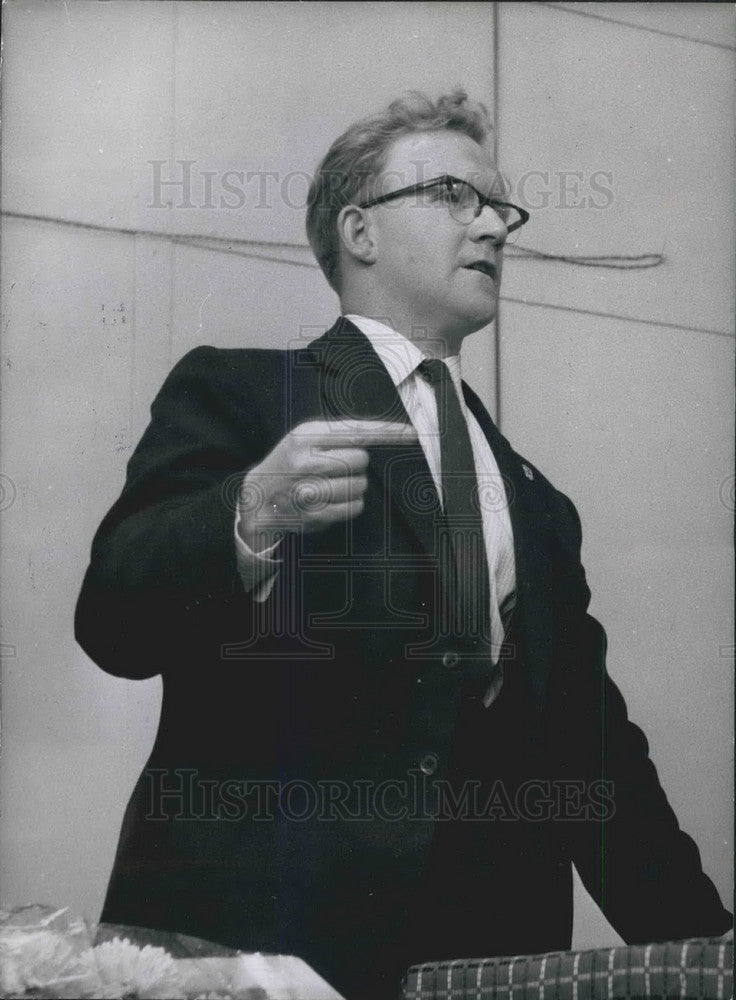 Press Photo British politician Murrey addressing supporters in Kent - KSB07283 - Historic Images