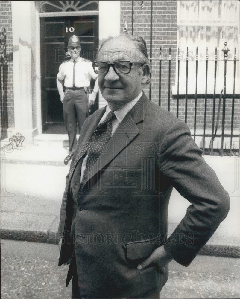1975 Press Photo Mr. Fred Mulley,Education Secretary - KSB07307 - Historic Images