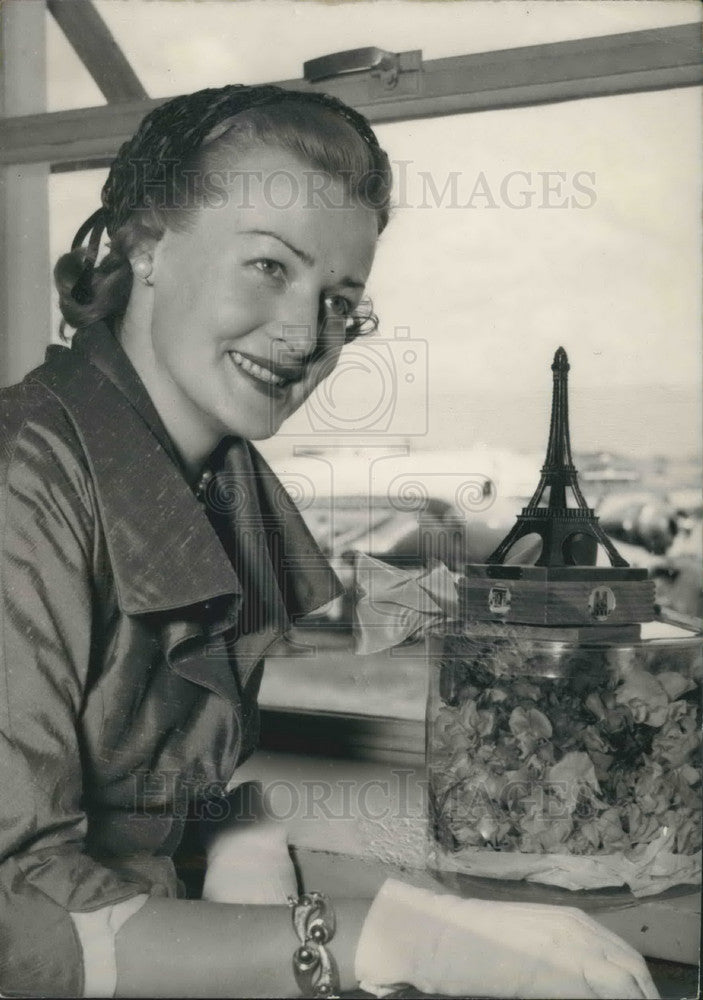 1955, Canadian Woman Annette Nantel With Music Box Paris Trip - Historic Images