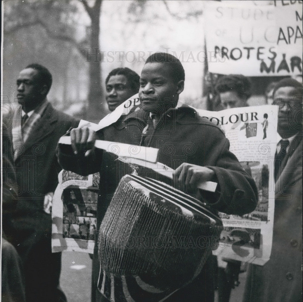 1958 Press Photo Dr. Hastings Banda &amp; African demonstrators - KSB07707-Historic Images