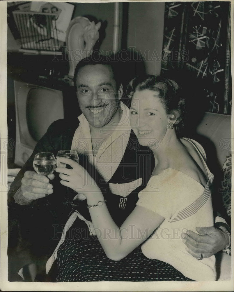 1956 Press Photo Bandleader,Ray Ellington &amp; fiancee actress Ann Wuest, - Historic Images