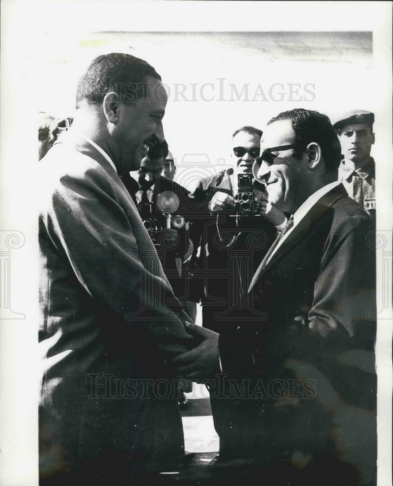 1967 Press Photo Yemeni Premier Moesein El Einy &amp;Tallaat Khairy - KSB08203 - Historic Images