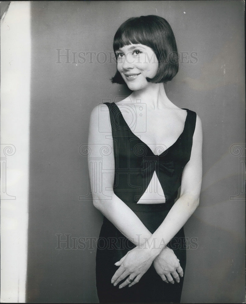 1965 Press Photo Barbara Evans Actress BBC Singer Not So Much A Programme TV - Historic Images