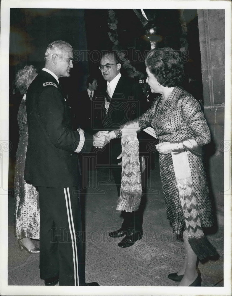 1972 Press Photo Gral Westmoreland Wife Greet President Luis Echevarria Mexico - Historic Images