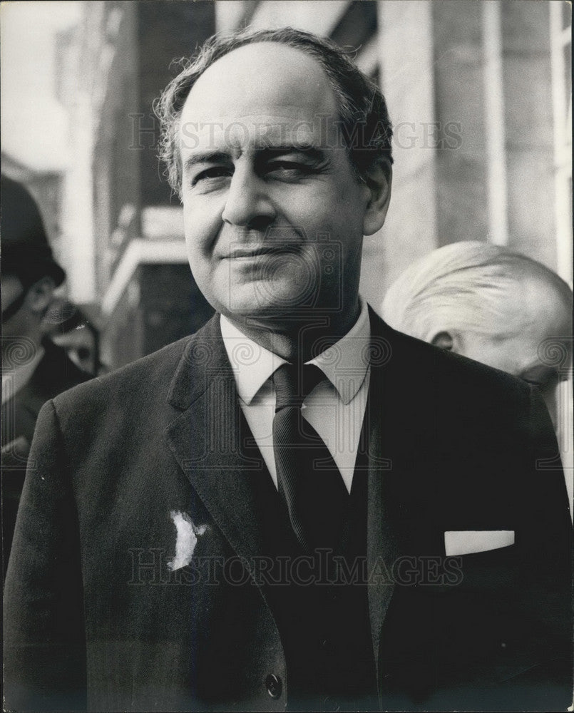 1972 Press Photo Derek Ezra Coal Board Chairman Arrives Department Employment - Historic Images