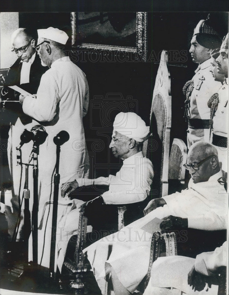 Press Photo Indian president Dr. Zakir Husain Chief Justice K.N. Wanchoo-Historic Images